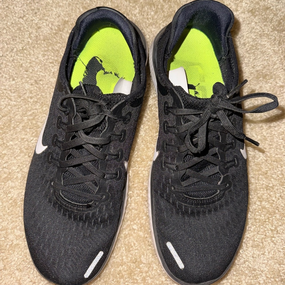 Nike free runners